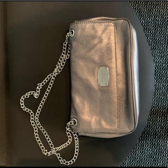 Michael Kors metallic clutch with straps - Picture 1 of 6